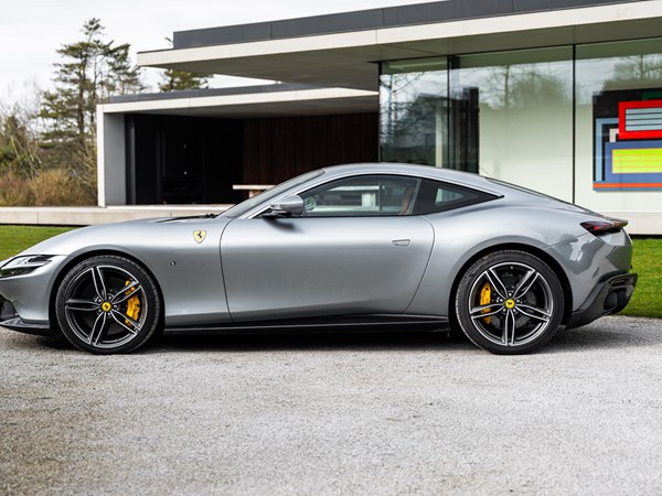 FERRARI ROMA